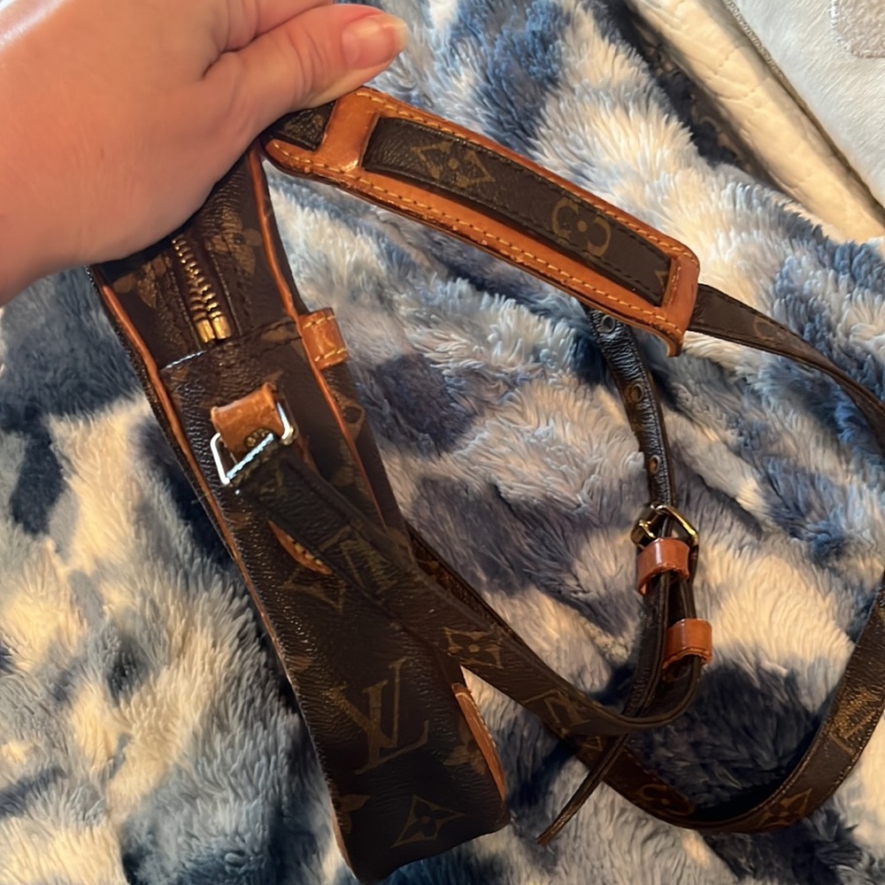 Louis Vuitton Monogram Crossbody Bag in Brown and Tan - Picture 4 of 8